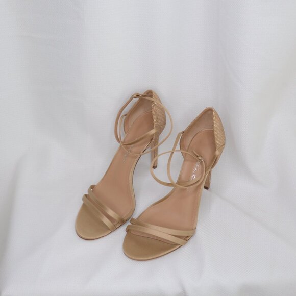 NWOB Salvatore Ferragamo Ines X5 Crystal Embelished Ankle Strap Heels Sz 9.5 - Picture 3 of 10